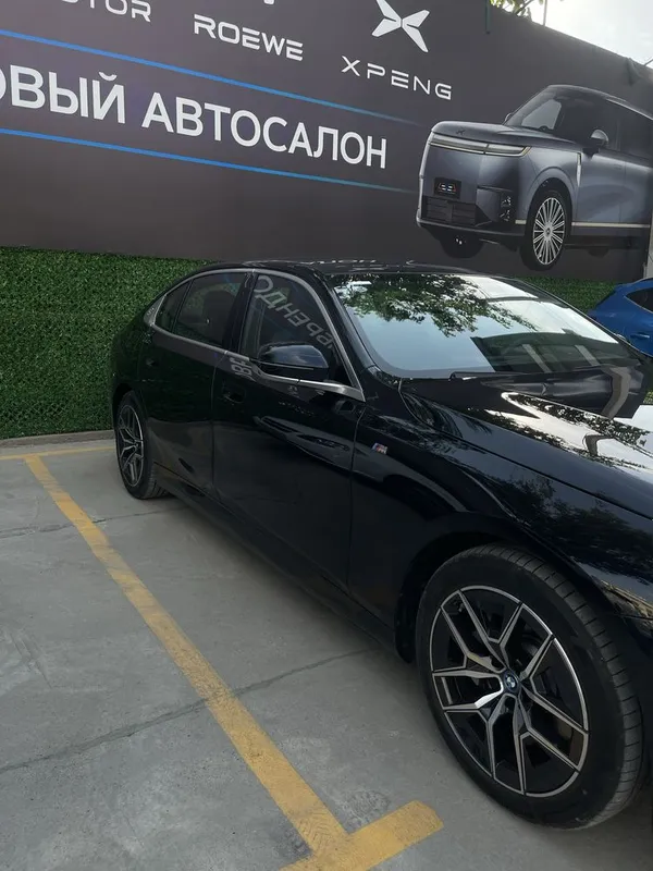 BMW i5 eng full 40L 2025 — фото 1