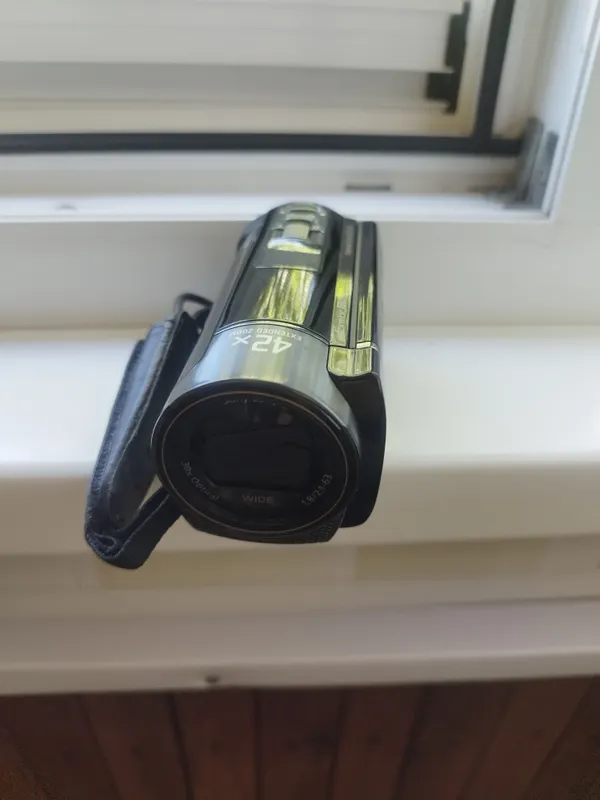 Продам видео камеру Sony 2 Продам видео камеру Sony 2
