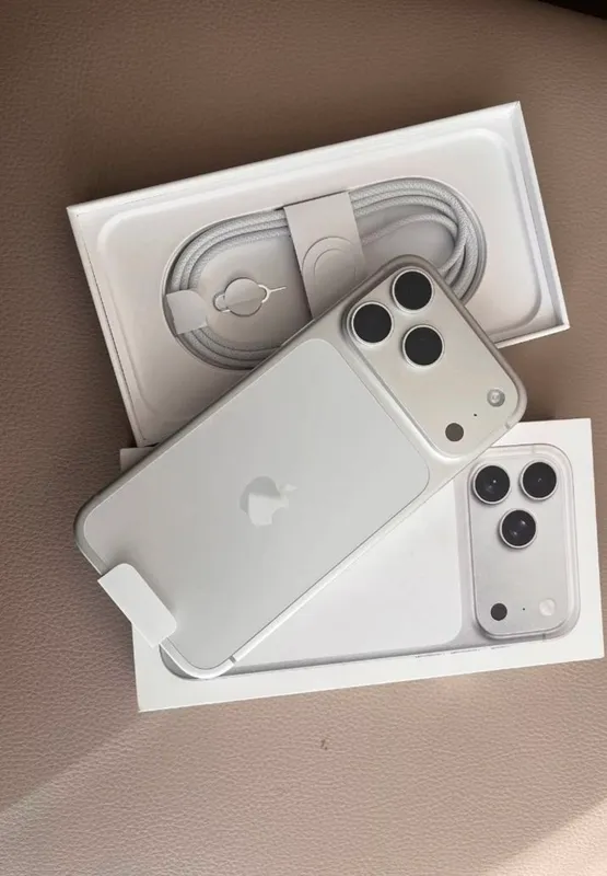 iPhone 17 pro max