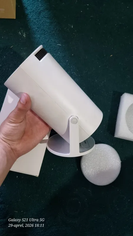 Proyektor sotiladi HY300 PRO