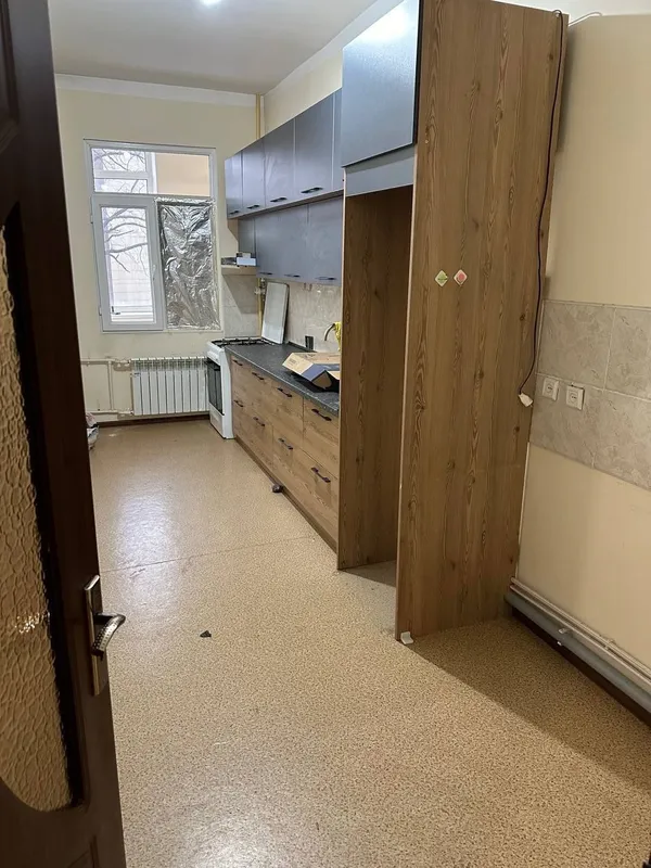 ПРОДАЁТСЯ 2х комнатная квартира 2/5/8 на Ц2 Алайский рынок Басри Баба — фото 3