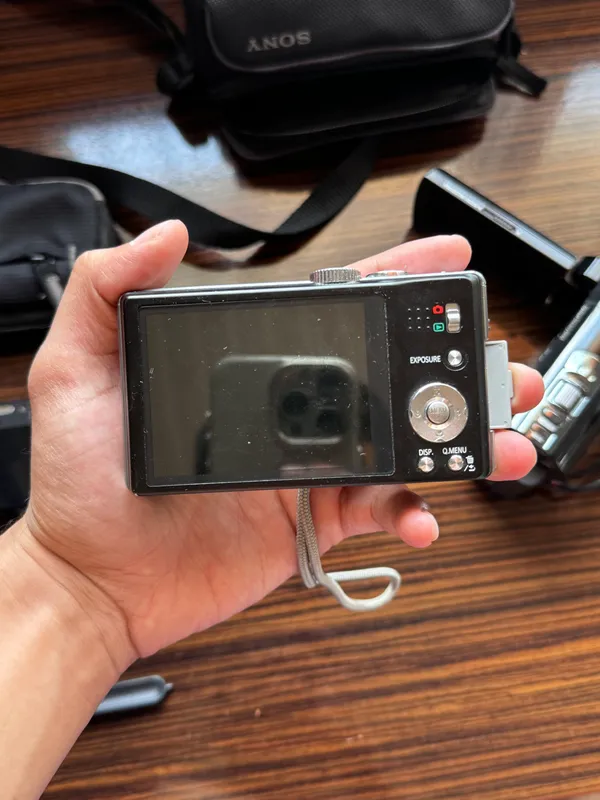 Sony Luxmix16x, 2 kamera 1 Sony Luxmix16x, 2 kamera 1