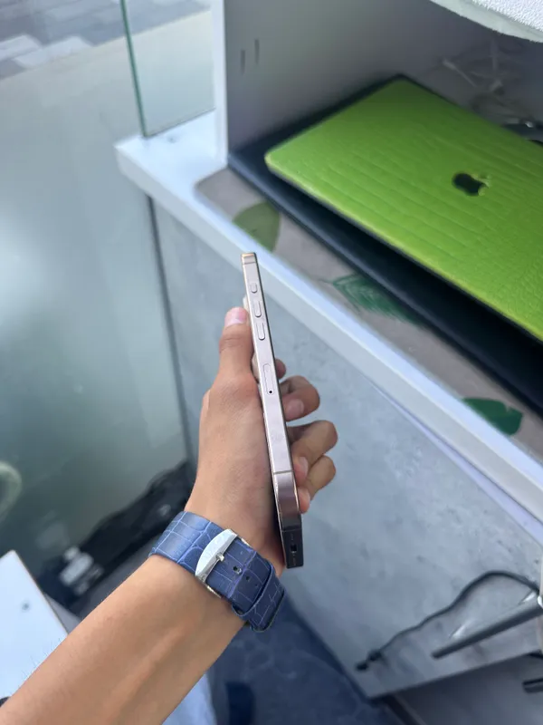 iPhone 16 Pro 5