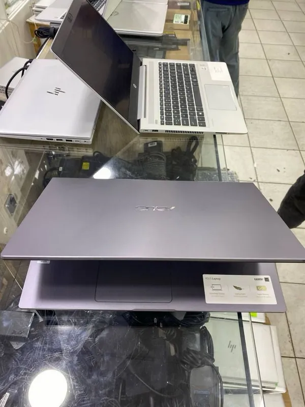 Asus Core i5-1035G1