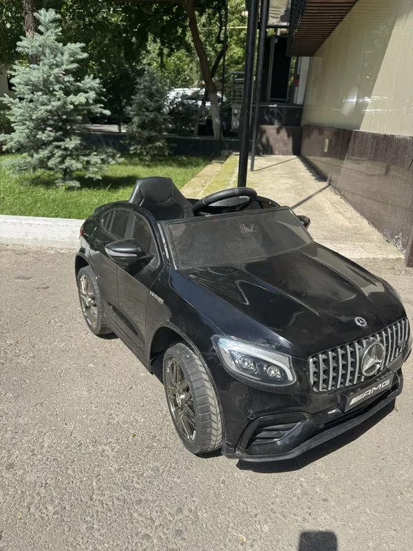 Детская машинка на пульте ду