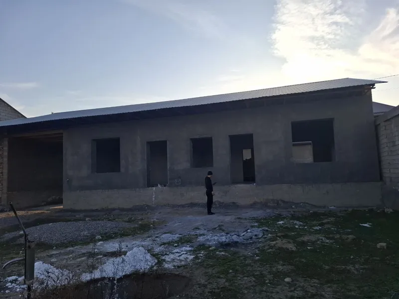 Tosh. vil Qibray tum. Baytiqo'rg'onda 6 sotix 5 xonali uy sotiladi