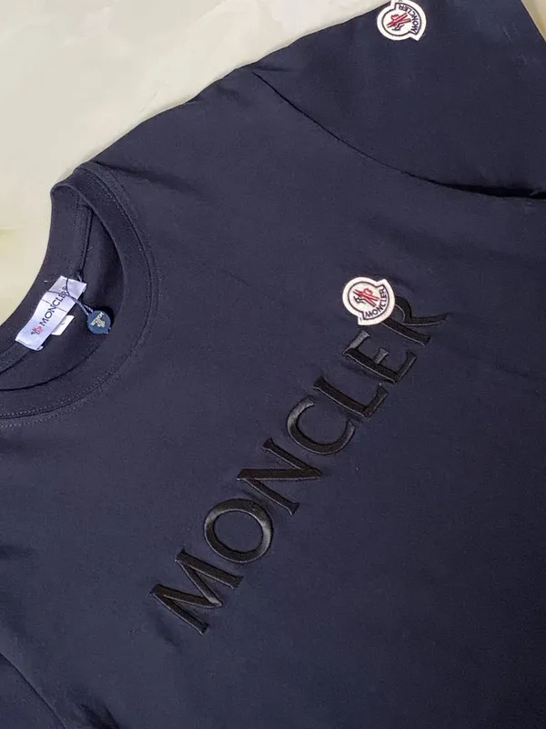 Moncler футболка — фото 2