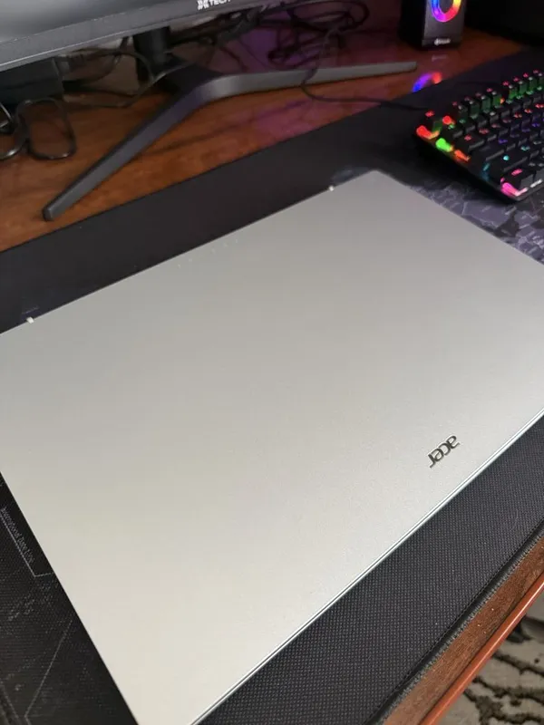 Ноутбук acer core i3 intel yaxshi holatda nozik ishlar uchun ishlatilg — фото 1