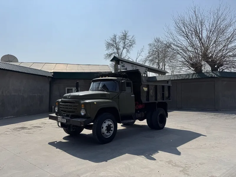 Zil sotiladi 1990 yil 2 Zil sotiladi 1990 yil 2