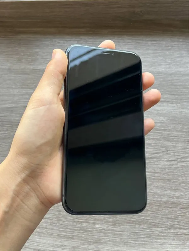 Iphone 11 SROCHNO 4