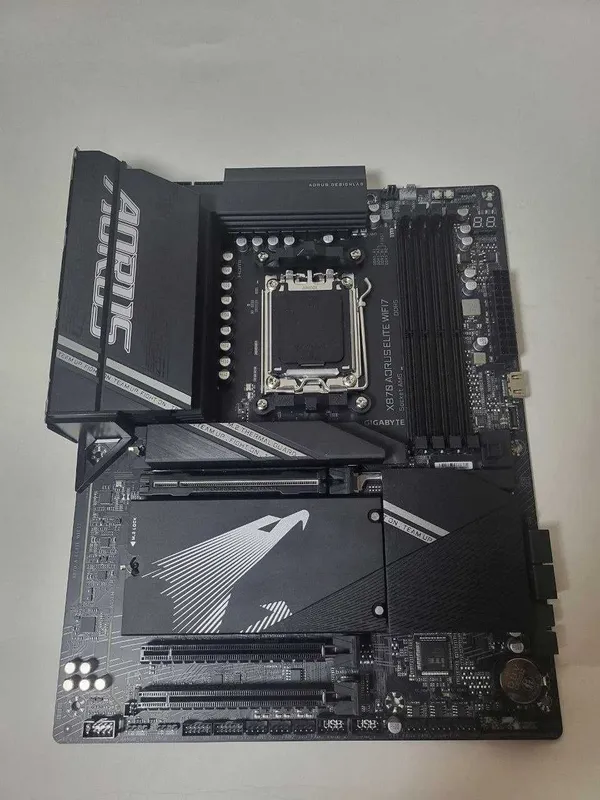 Gigabyte X870 AORUS Elite WIFI7 3
