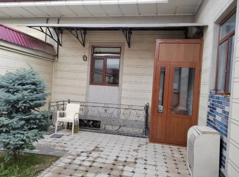 уй сотилади. id-053