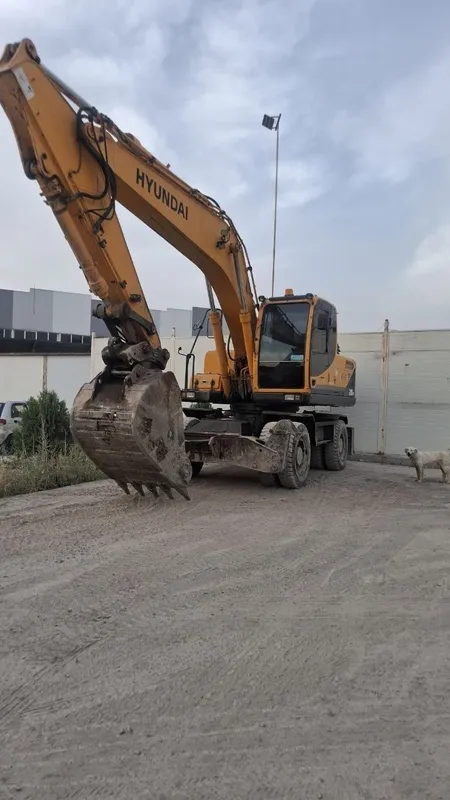 Ekskavator Hyundai 1 Ekskavator Hyundai 1