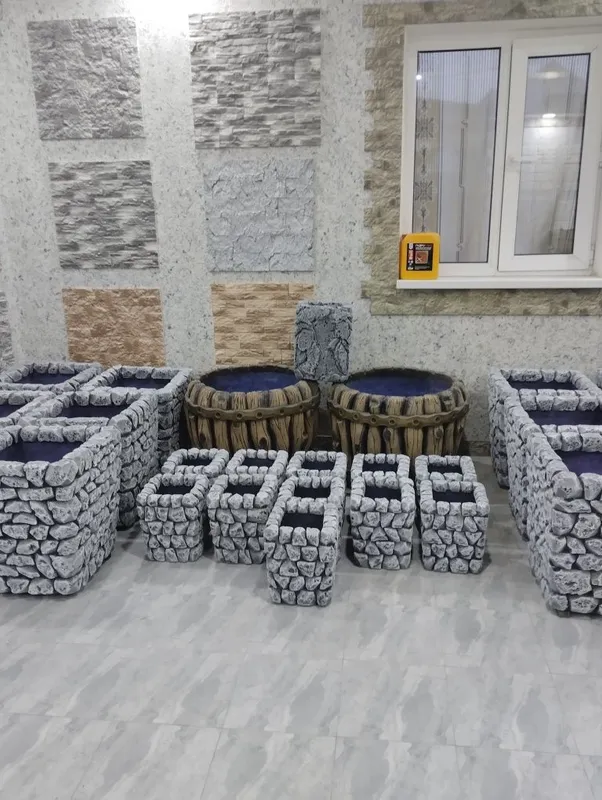 Бетонные уличные Вазы