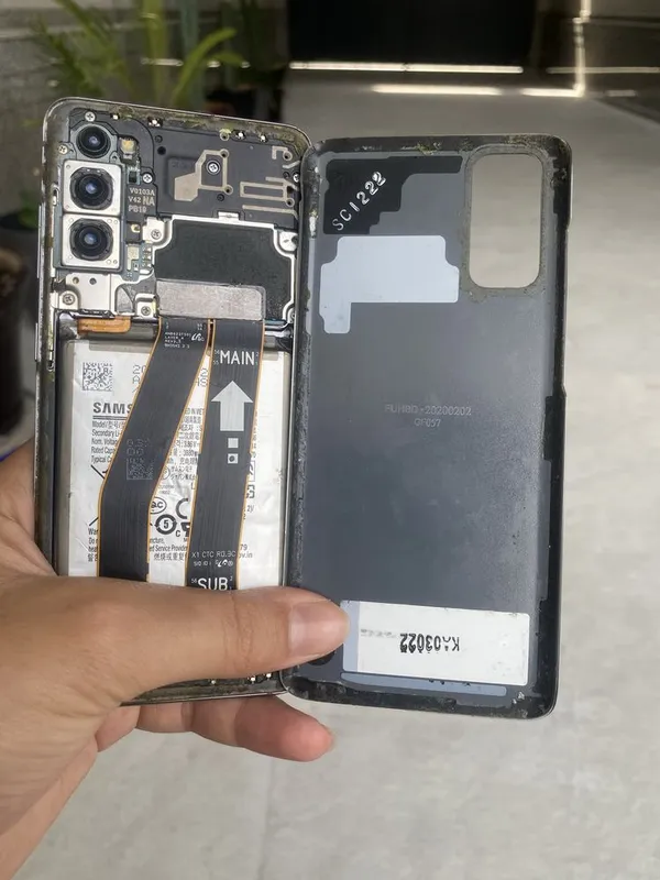 Samsung s20 ekran batareka alshtrsh kere 1