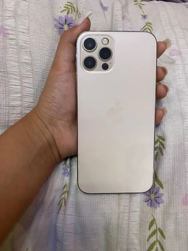 Iphone 12 pro gold