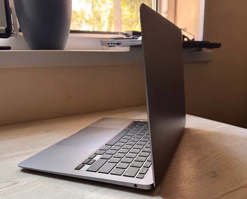 MacBook Air M1 8/256 GB 3 MacBook Air M1 8/256 GB 3