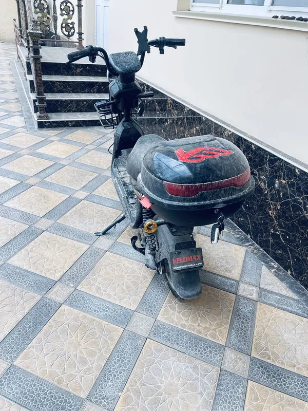 скутер Velomax 12w 4 скутер Velomax 12w 4