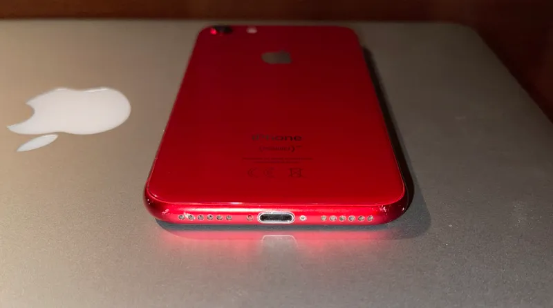 iPhone 8 64GB Red (Qizil) 4