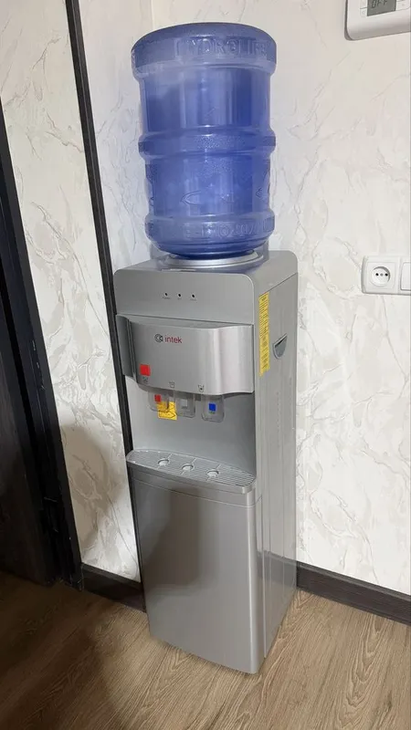 Куллер для воды/ Suv uchun kuller