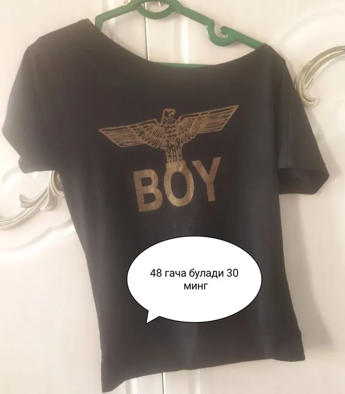 женские модные футболка
