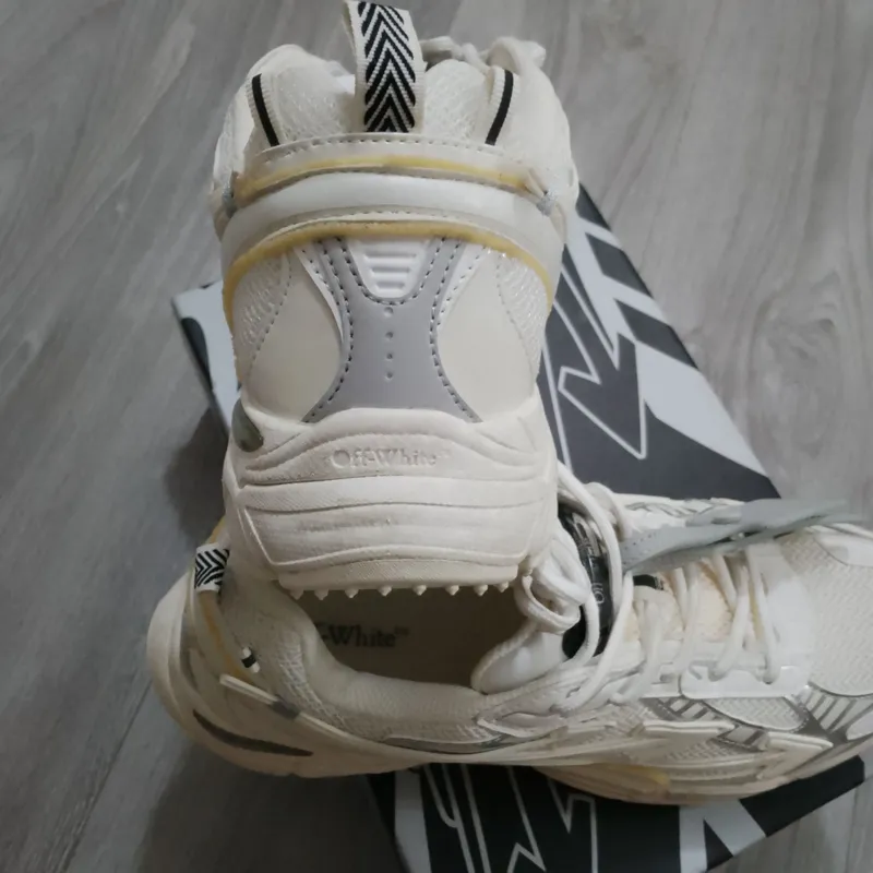 Off White krossovkalari. 46–47. 5