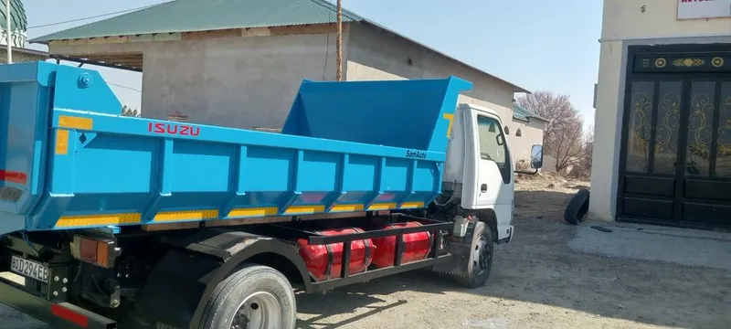 Isuzu Samasval Radnoy 2015 Yurgan