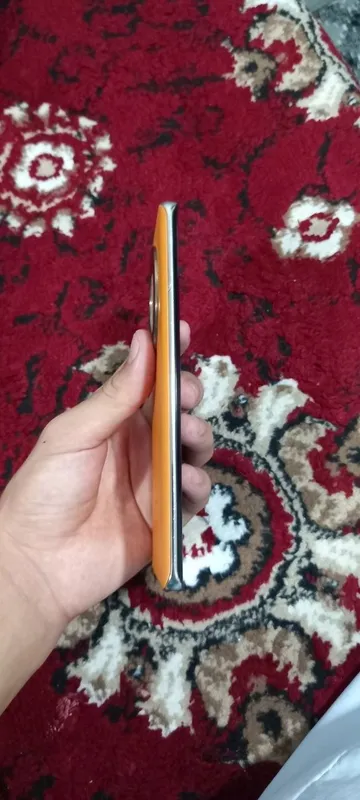 Honor x9b aybi yo hamma joyi radnoy 12+8 ga 256 xotira narxi 3mln 6
