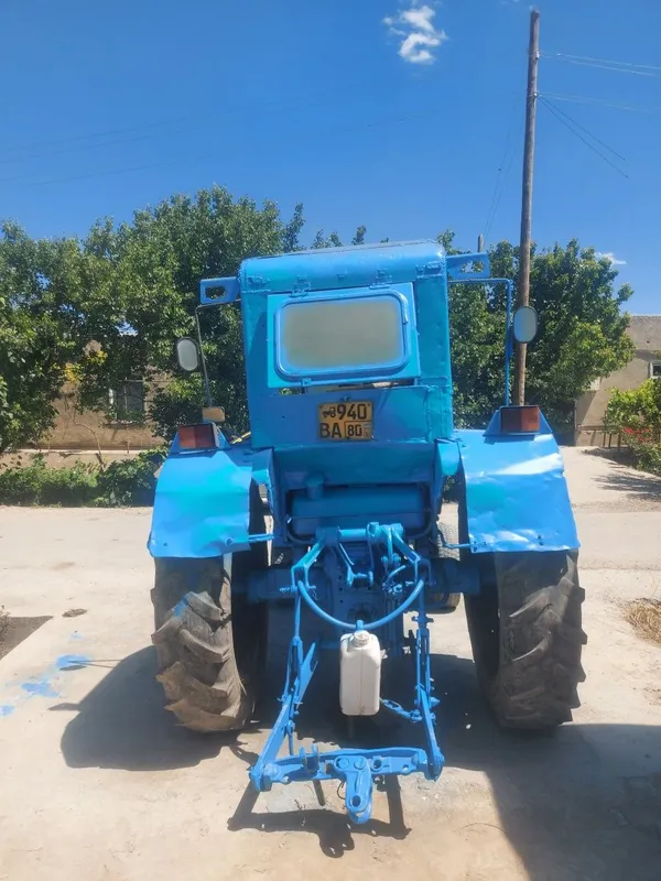 T28x4 traktori sotiladi 3