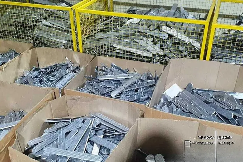 Taktil yo'naltiruvchi polosa alyuminiy 35×300 mm / Тактильная полоса 2 Taktil yo'naltiruvchi polosa alyuminiy 35×300 mm / Тактильная полоса 2