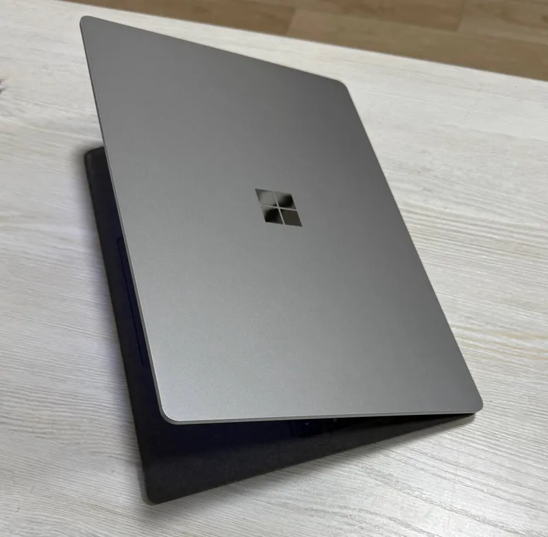 Surface Laptop 4 silver Core I7-1185G7/16GB/512GB 4 Surface Laptop 4 silver Core I7-1185G7/16GB/512GB 4