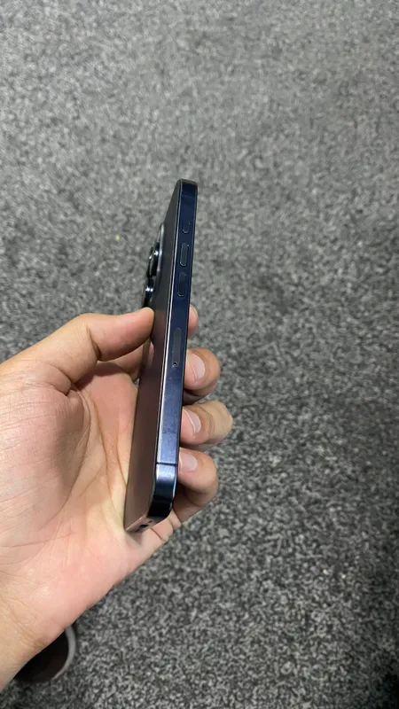 Iphone 15 pro blue — фото 2