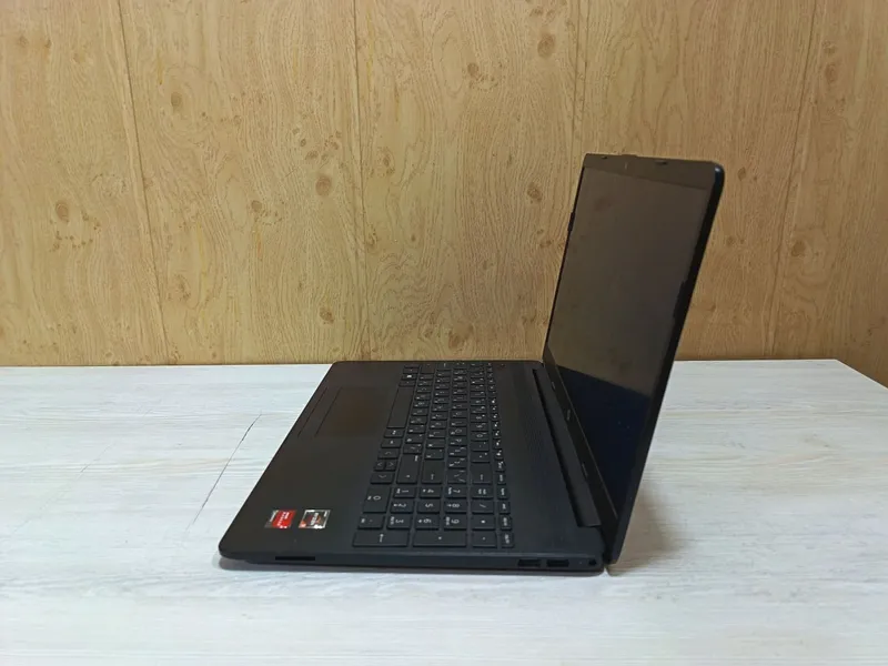 Ноутбук HP (AMD Ryzen 3 3250U) — фото 1