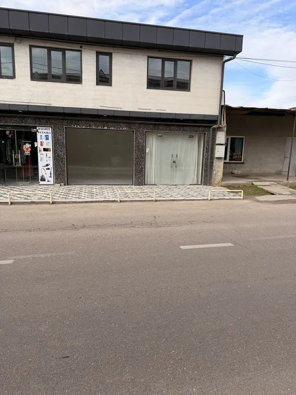Ижарага бинонинг 1 қавати берилада (Аренда)