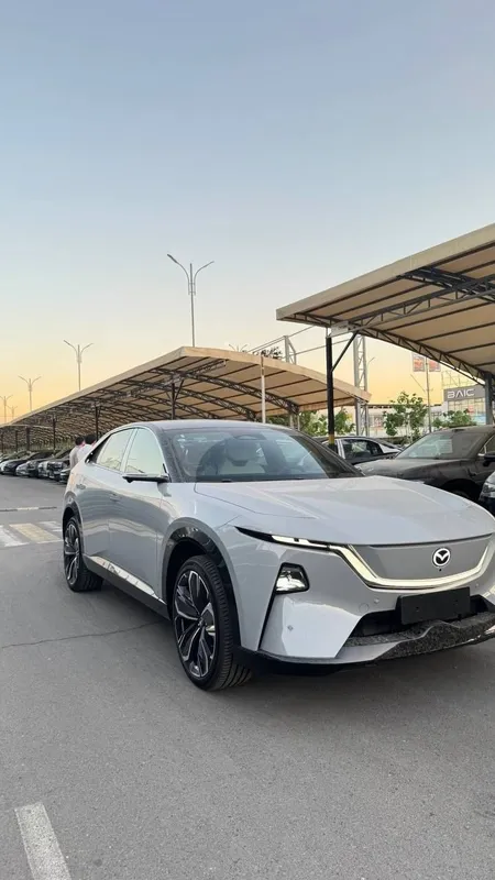 Mazda EZ-60 200 MAX HYBRID