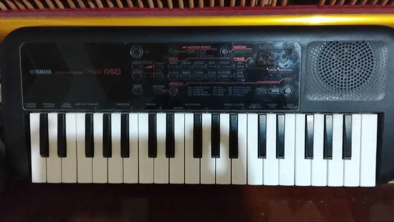 Yamaha мини-синтезатор — фото 1