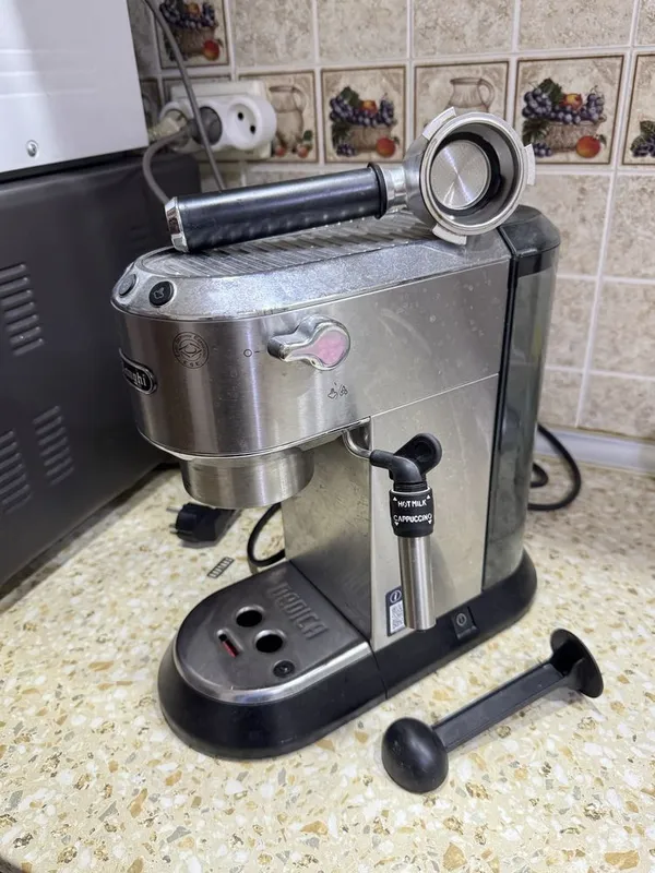 Кофеварка рожковая DeLonghi, 2