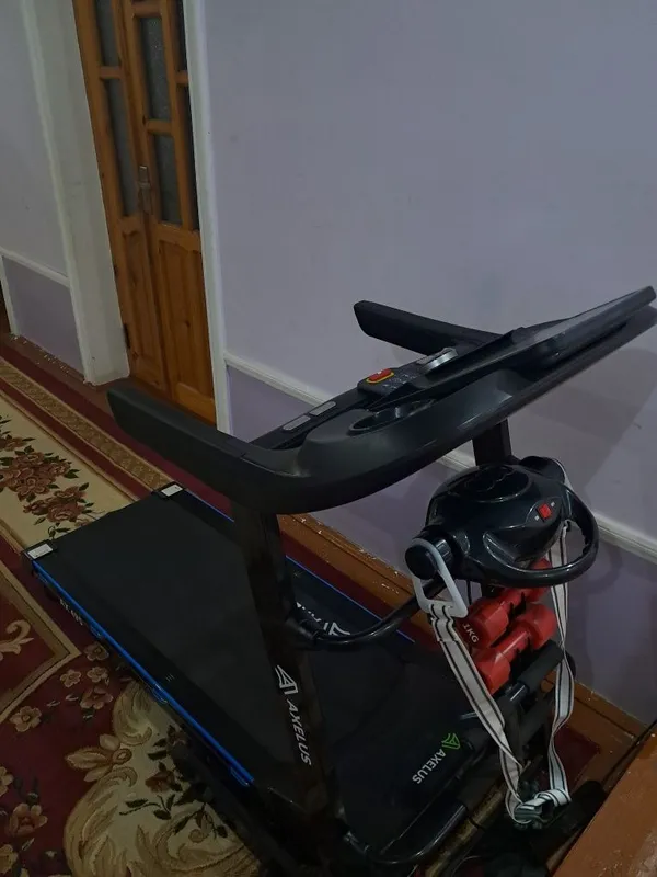 Бегавая дорожка в синем цвете