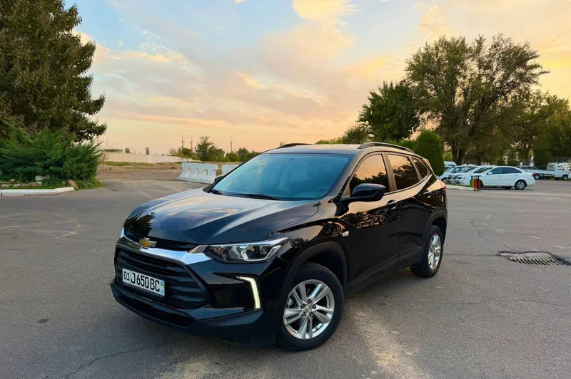 Chevrolet Tracker 2 LS 2023 | Чёрный 1 Chevrolet Tracker 2 LS 2023 | Чёрный 1
