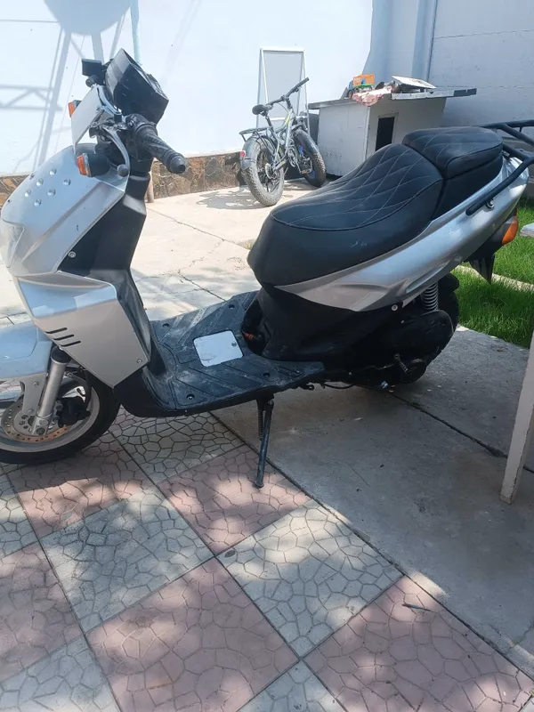 Скутер Daelim 50 кубовый