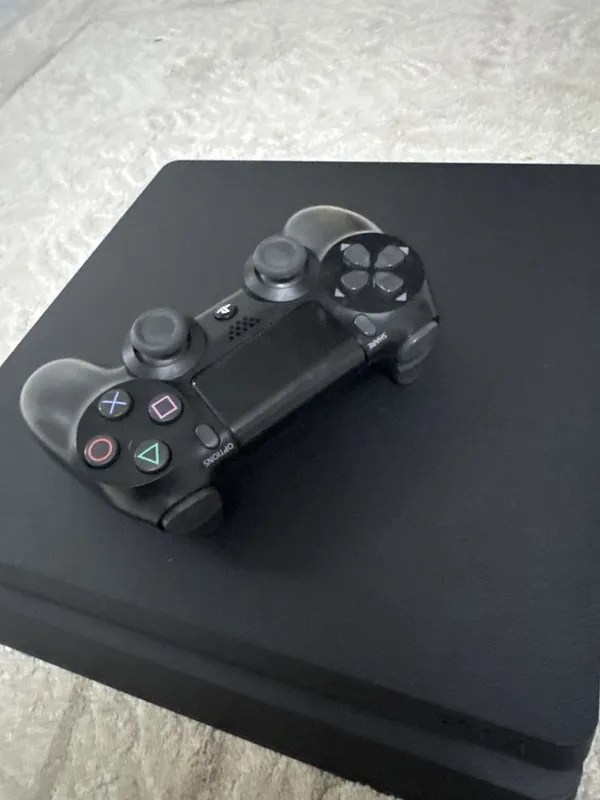 PlayStation 4 revision "Slim" 1TB 2215B — фото 2 PlayStation 4 revision "Slim" 1TB 2215B — фото 2