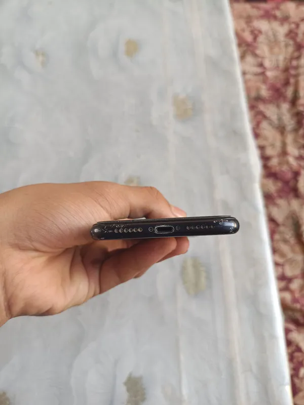iPhone XR 5 iPhone XR 5