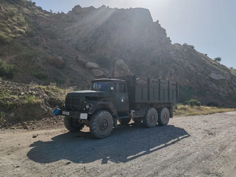 Zil 131 samosval ural mator narx kilishadigan joyi bor