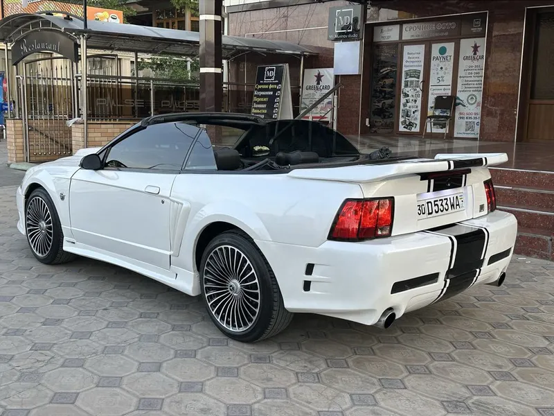 Ford Mustang kabriolet 3