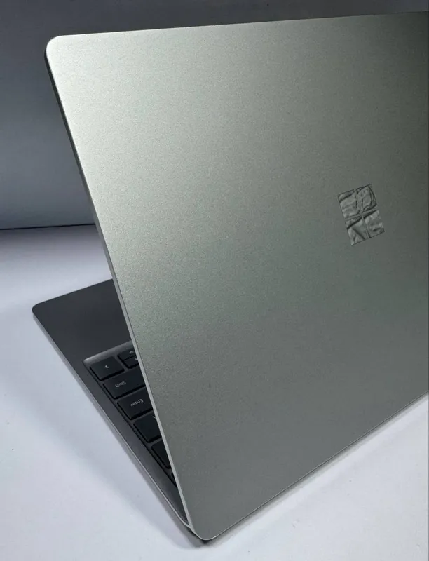 Microsoft Surface 7 Microsoft Surface 7