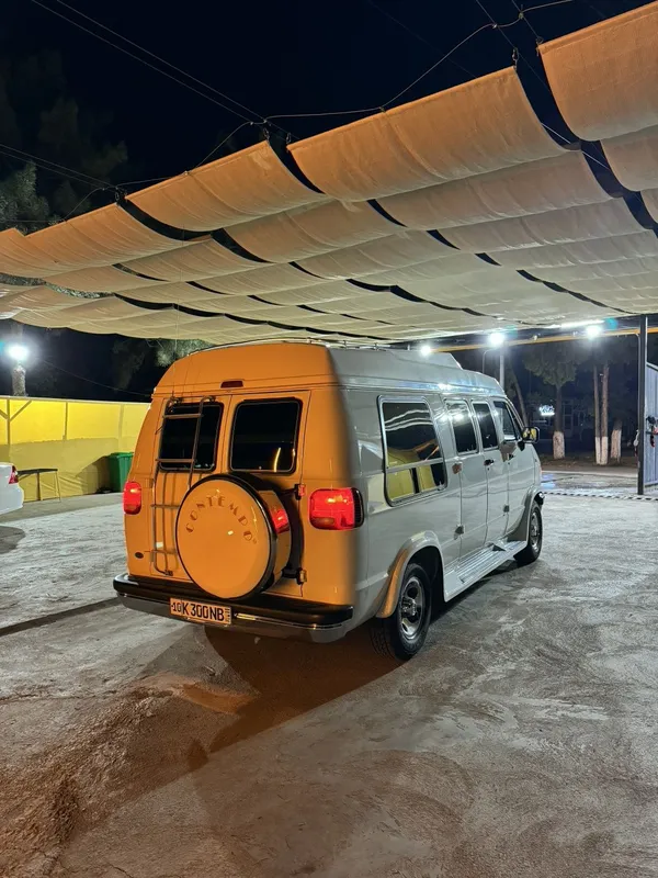 Dodge RAM minivan 2500 4 Dodge RAM minivan 2500 4
