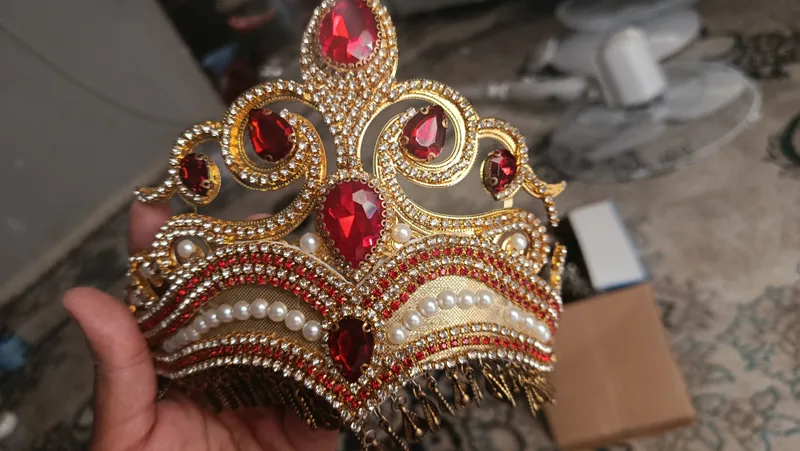 диадема и золотые серьги 1 диадема и золотые серьги 1