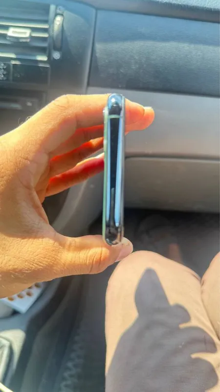 Iphone 11 pro green 64 gb sotiladi sr 4 Iphone 11 pro green 64 gb sotiladi sr 4