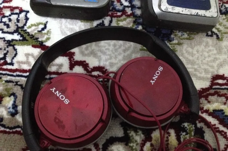 Sony Aiwa pleyerlari va quloqchinlar. 4 Sony Aiwa pleyerlari va quloqchinlar. 4