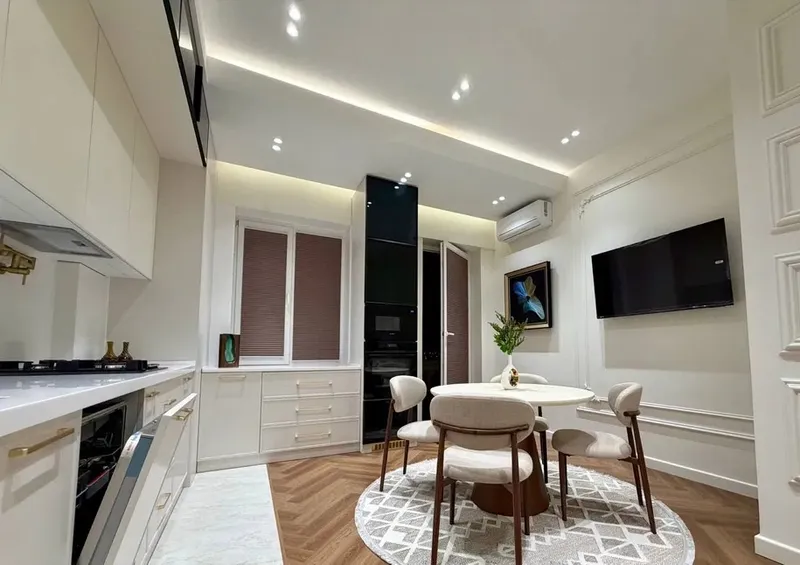 Shota Rustaveli 4 xona • 125 m² • 7/12 qavat 8